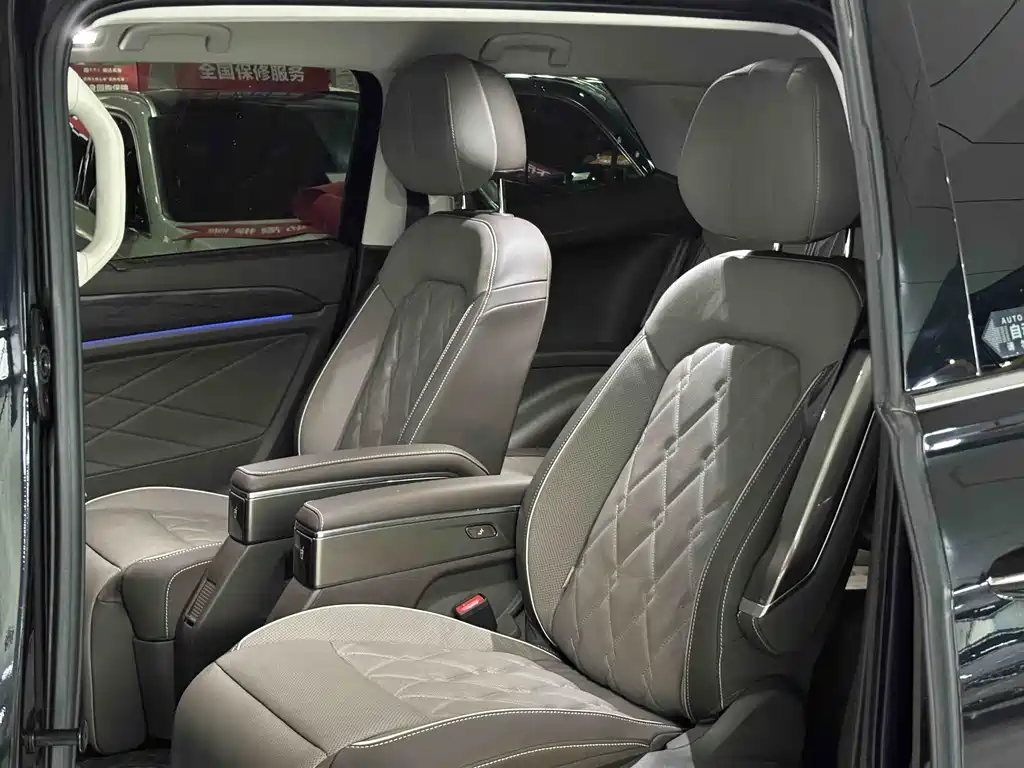 Viloran Facelift 380 TSI Flagship