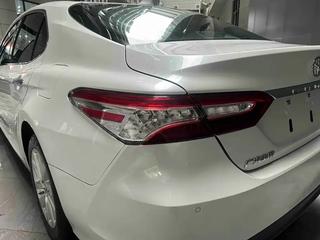 Camry 2.0 G Luxury