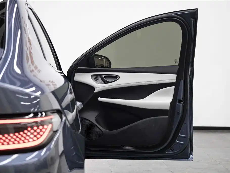 Seal 05 DM-i DM-i Smart Drive 120 KM Flagship