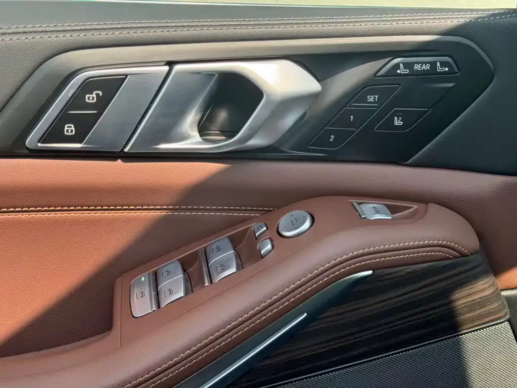 BMW X7 xDrive40 i Leading Luxury Package