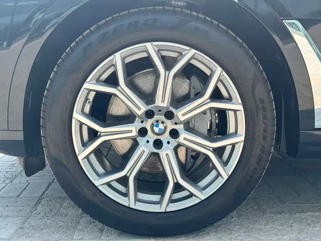 BMW X7 xDrive40 i Leading Luxury Package