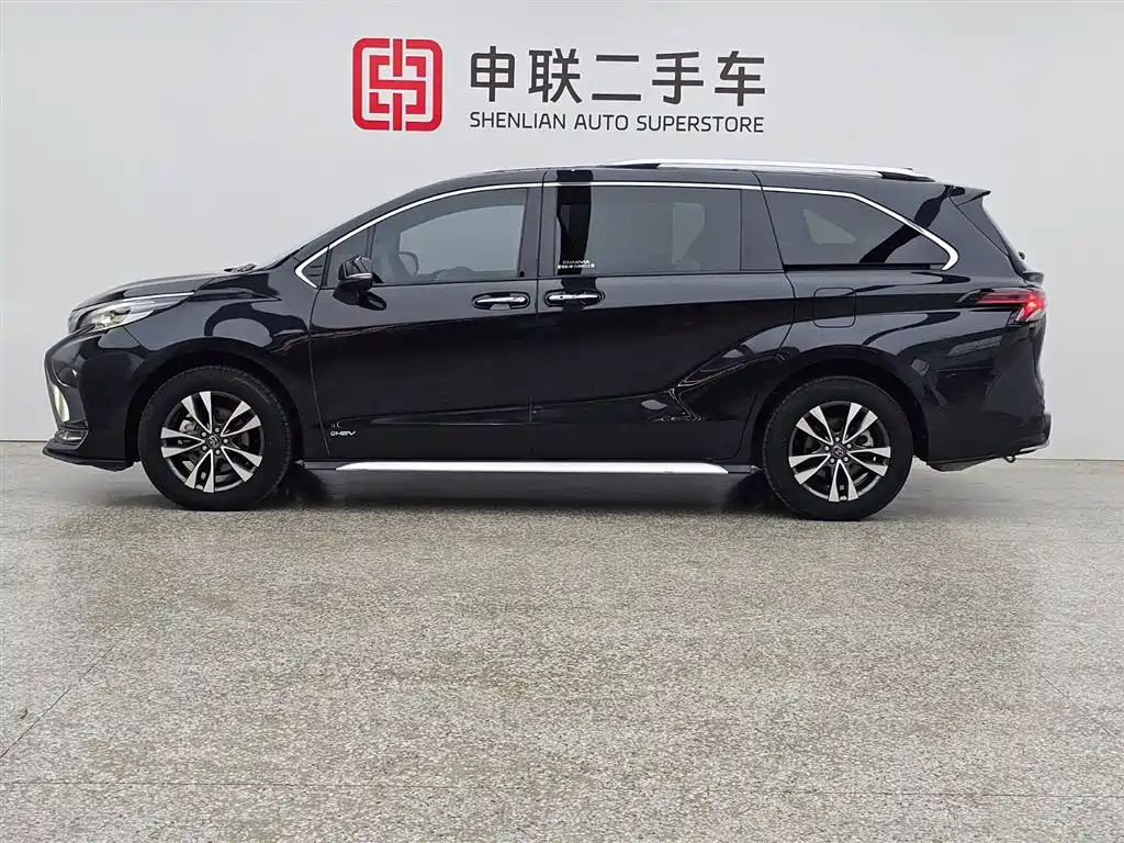 Granvia 2.5 L Hybrid Luxury