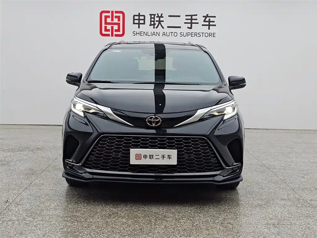 Granvia 2.5 L Hybrid Luxury