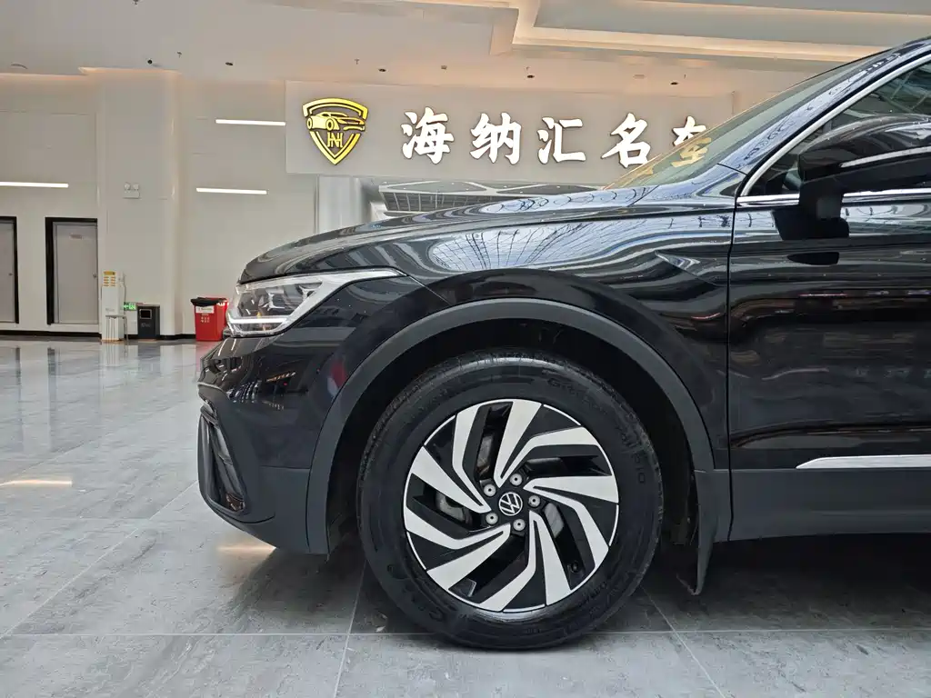 Tiguan L Outstanding 300 TSI Auto 2 WD Dragon