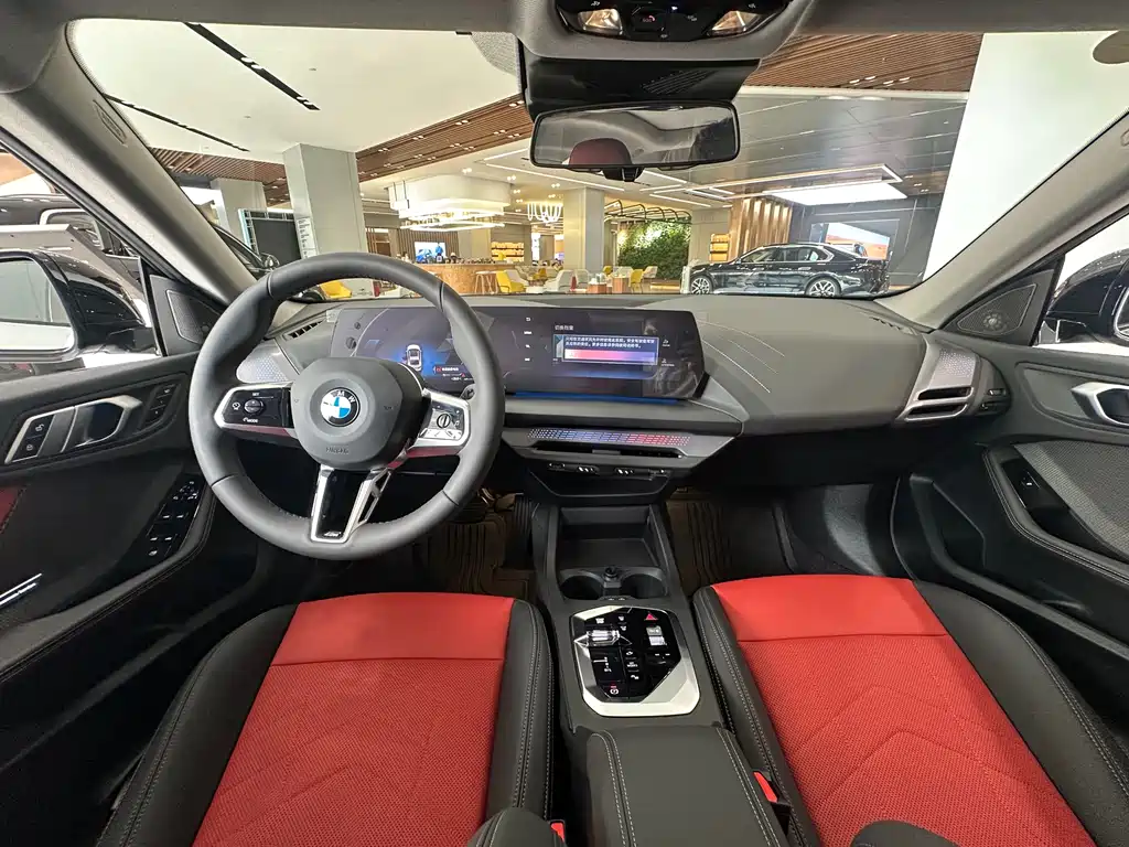 BMW 2 Series 宝马2系 2026款 225 L M运动曜夜套装
