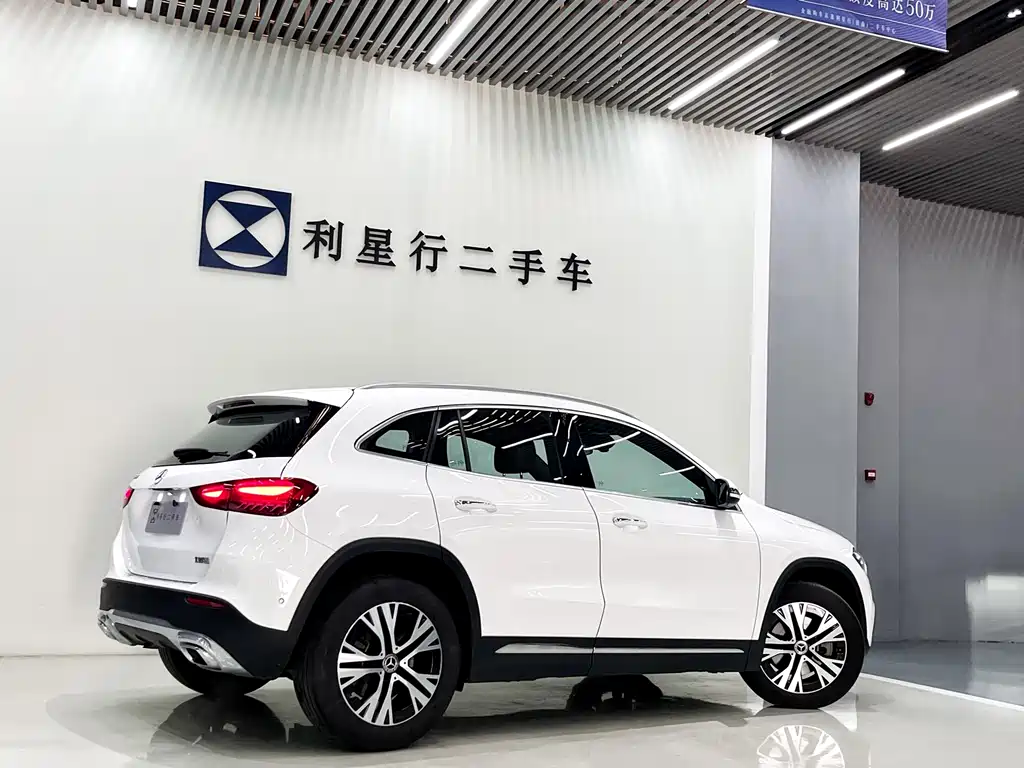 Mercedes-Benz GLA GLA 220