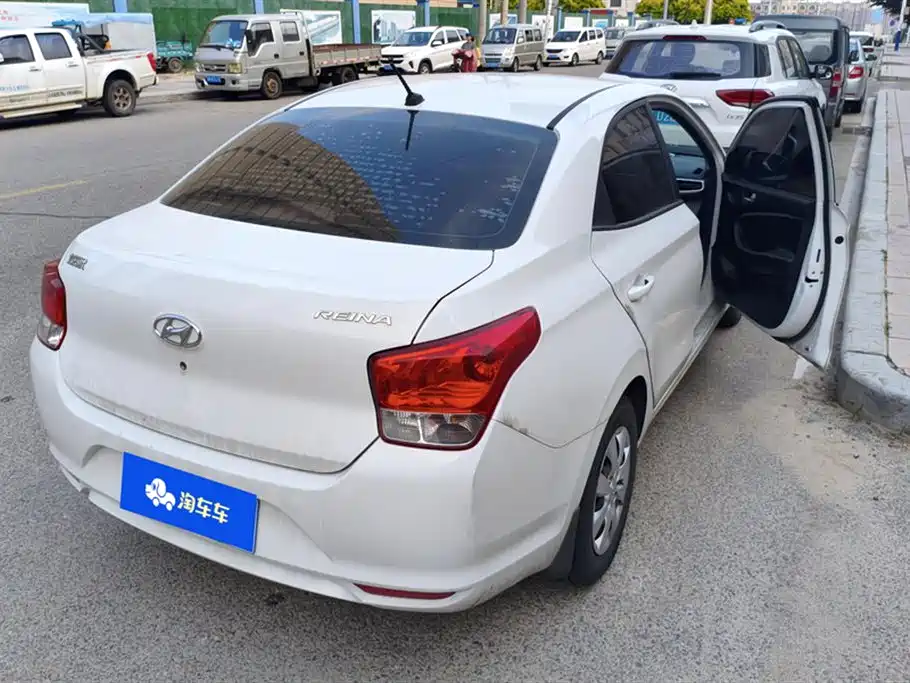 Accent 1.4 L Manual Refreshed CN-V