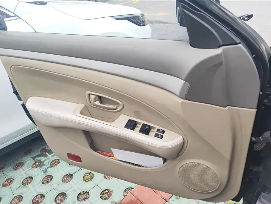 Sylphy Classic 1.6 XE Auto Comfort