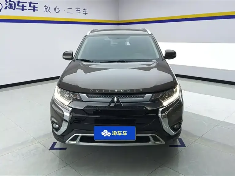 Mitsubishi Outlander 2.0 L 2 WD Smooth Enjoyment 5-seat CN-V