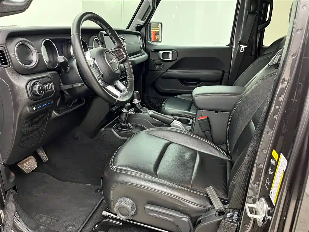 Wrangler NEV 4-door 2.0 T 4 xe Sahara