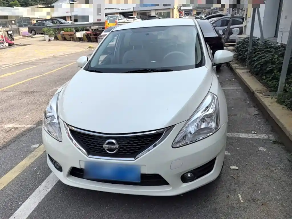 Tiida 1.6 L CVT Comfort