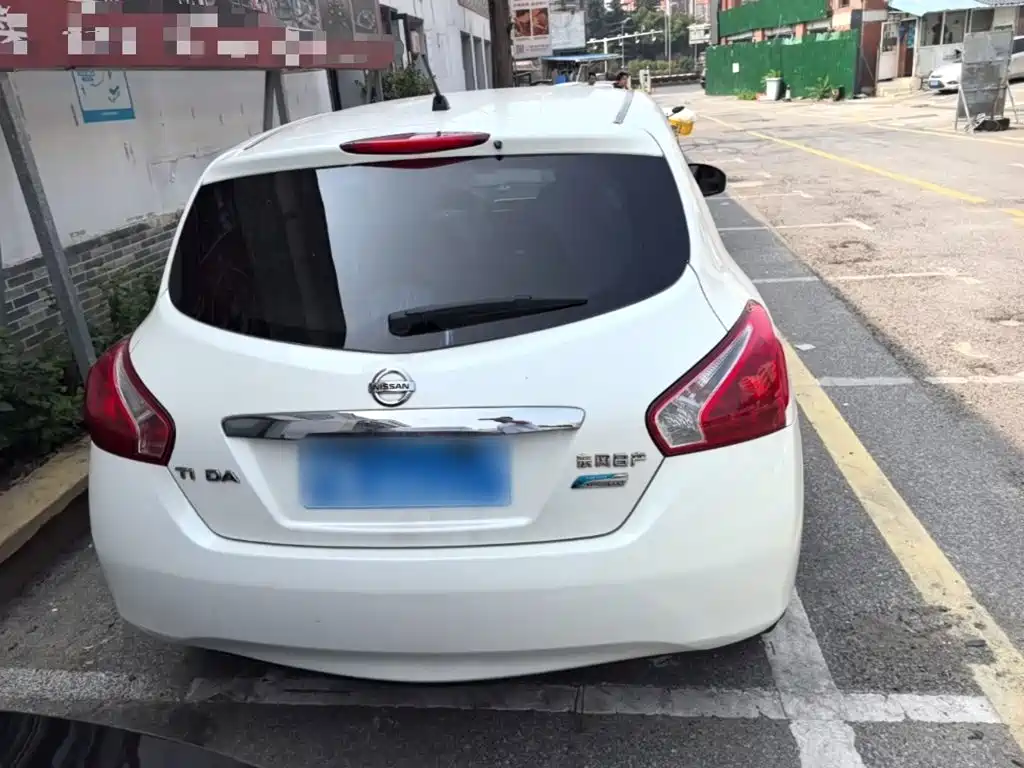 Tiida 1.6 L CVT Comfort
