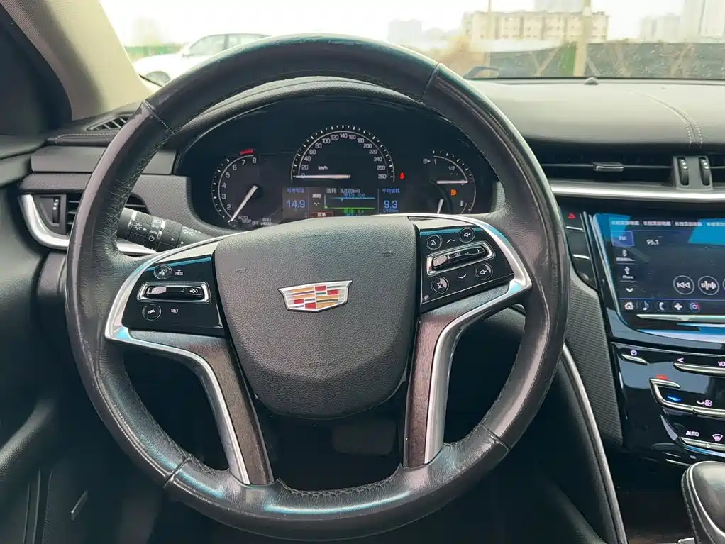 Cadillac XTS 28 T Tech