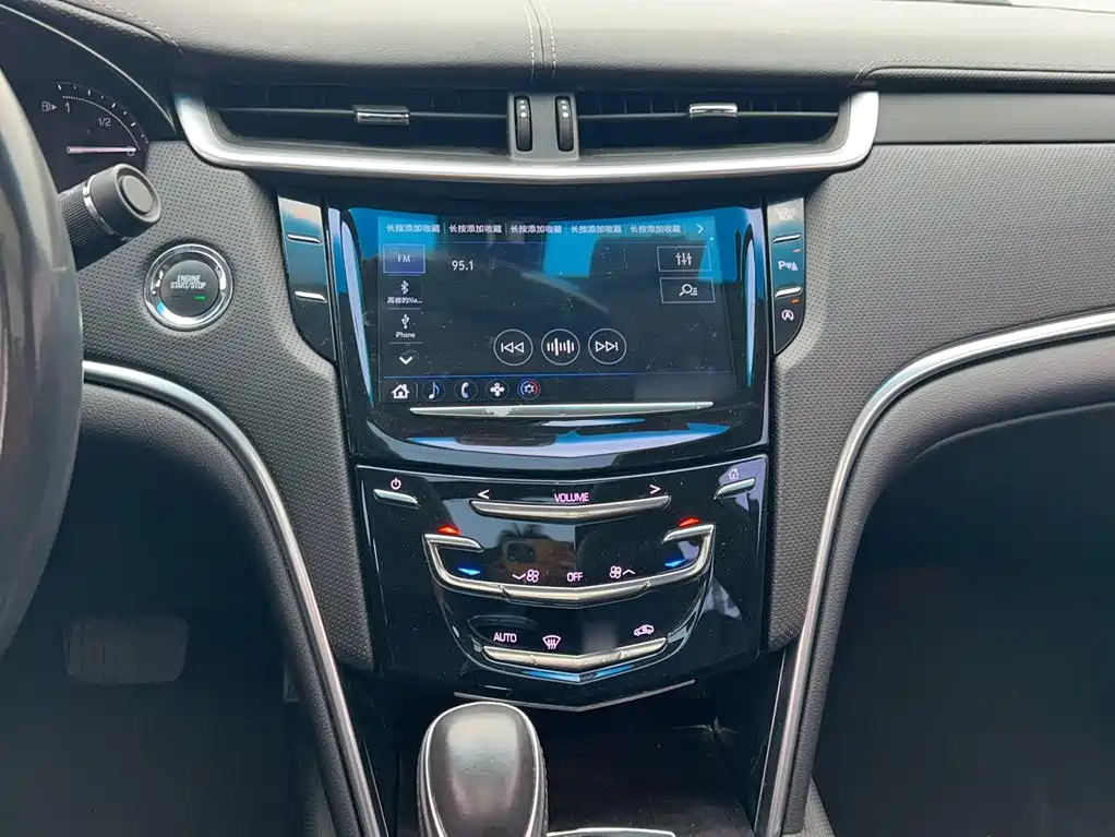 Cadillac XTS 28 T Tech