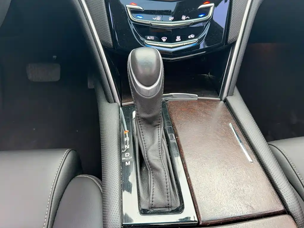 Cadillac XTS 28 T Tech