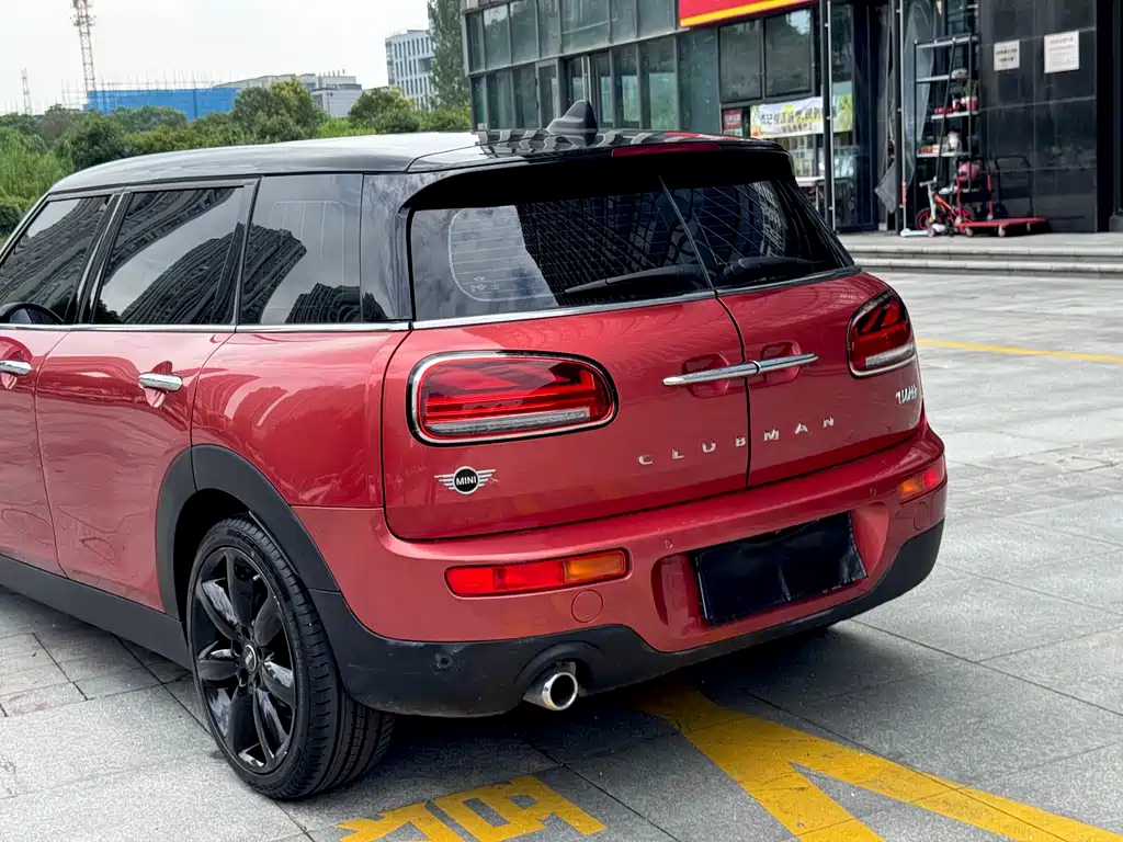 MINI CLUBMAN 1.5 T COOPER Connoisseur