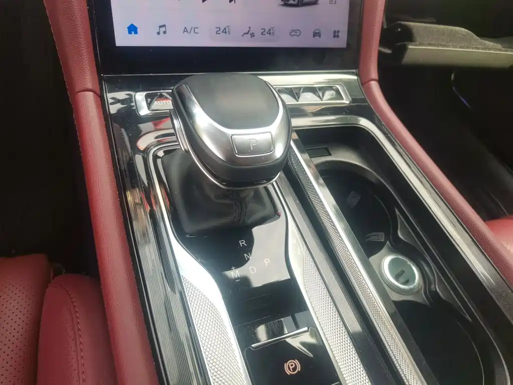 Hongqi H5 2.0 T Auto Connected Flagship