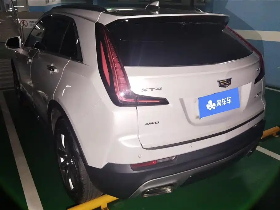 Cadillac XT4 28 T 4 WD Leading