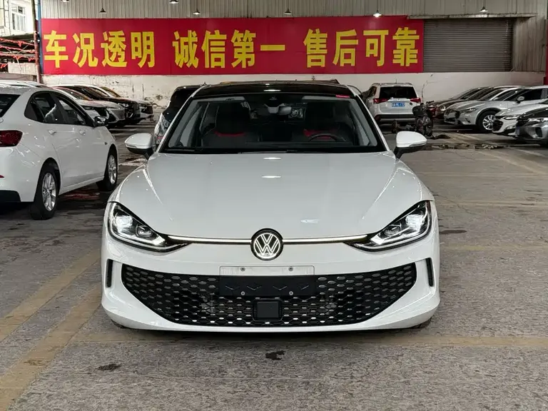 Volkswagen Lamando Lamando L 280 TSI DSG Dazzle Hot