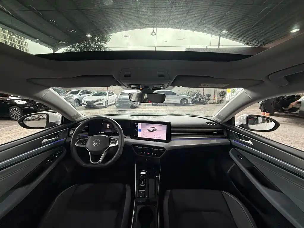 Lamando Lamando L 280 TSI DSG Dazzle Hot