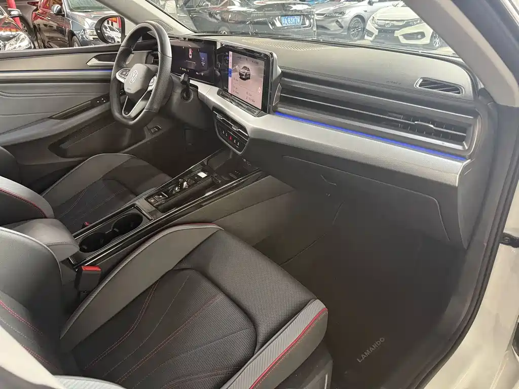Lamando Lamando L 280 TSI DSG Dazzle Hot