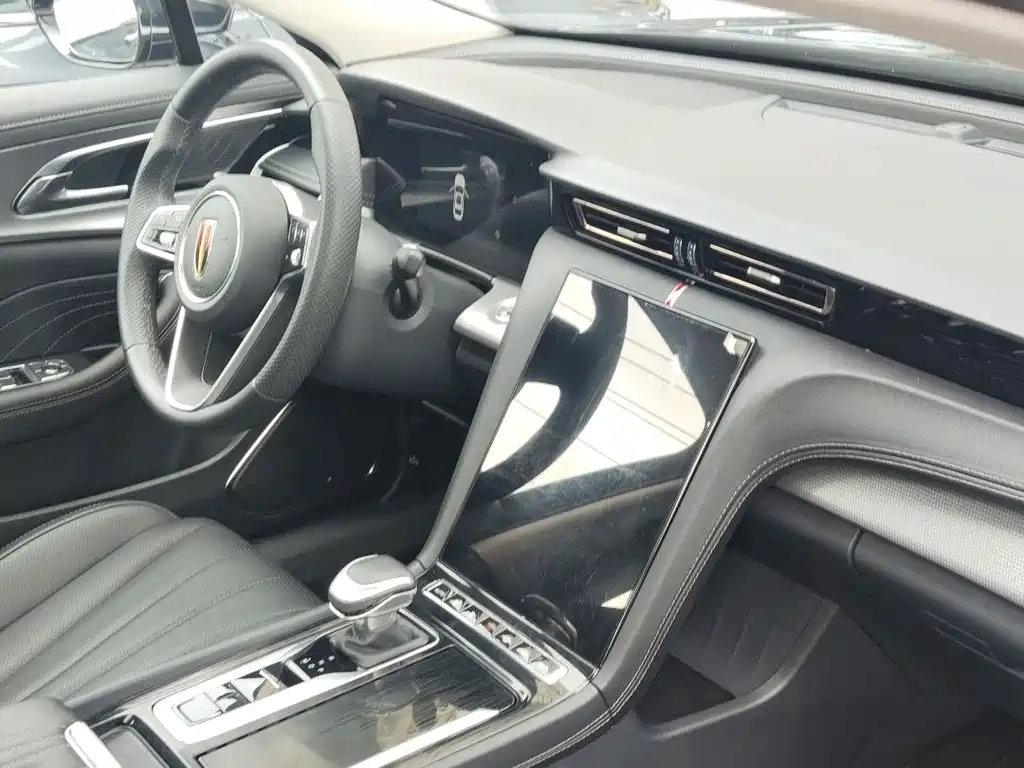 Hongqi H5 1.5 T DCT Connected Flagship Joy