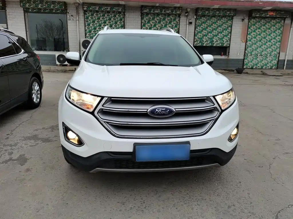 Edge EcoBoost 245 2 WD Elite Sharp 5-seat