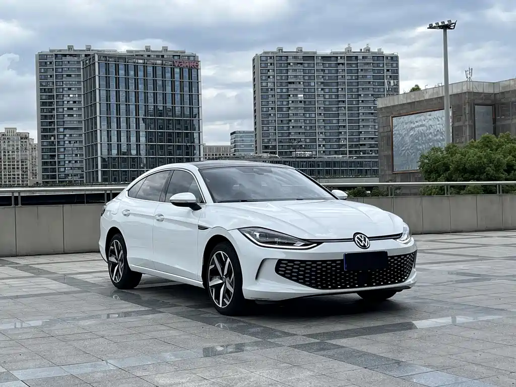 Lamando Lamando L 280 TSI DSG Spicy Cool
