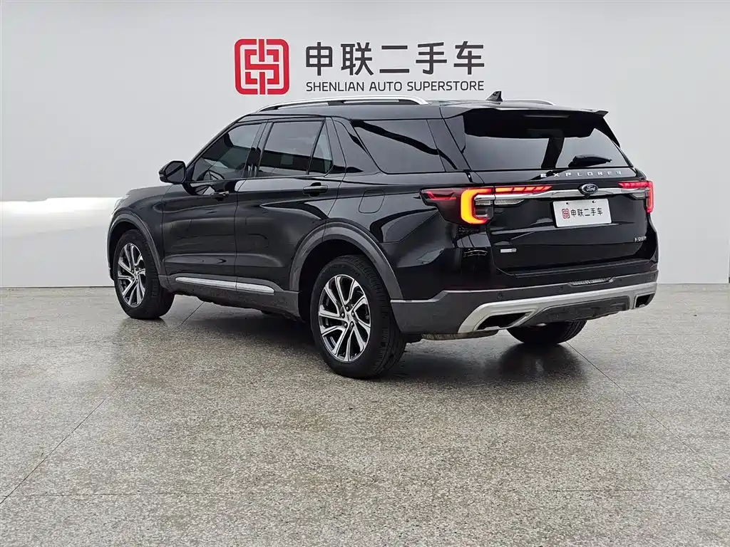 Explorer EcoBoost 285 4 WD Style plus 6-seat