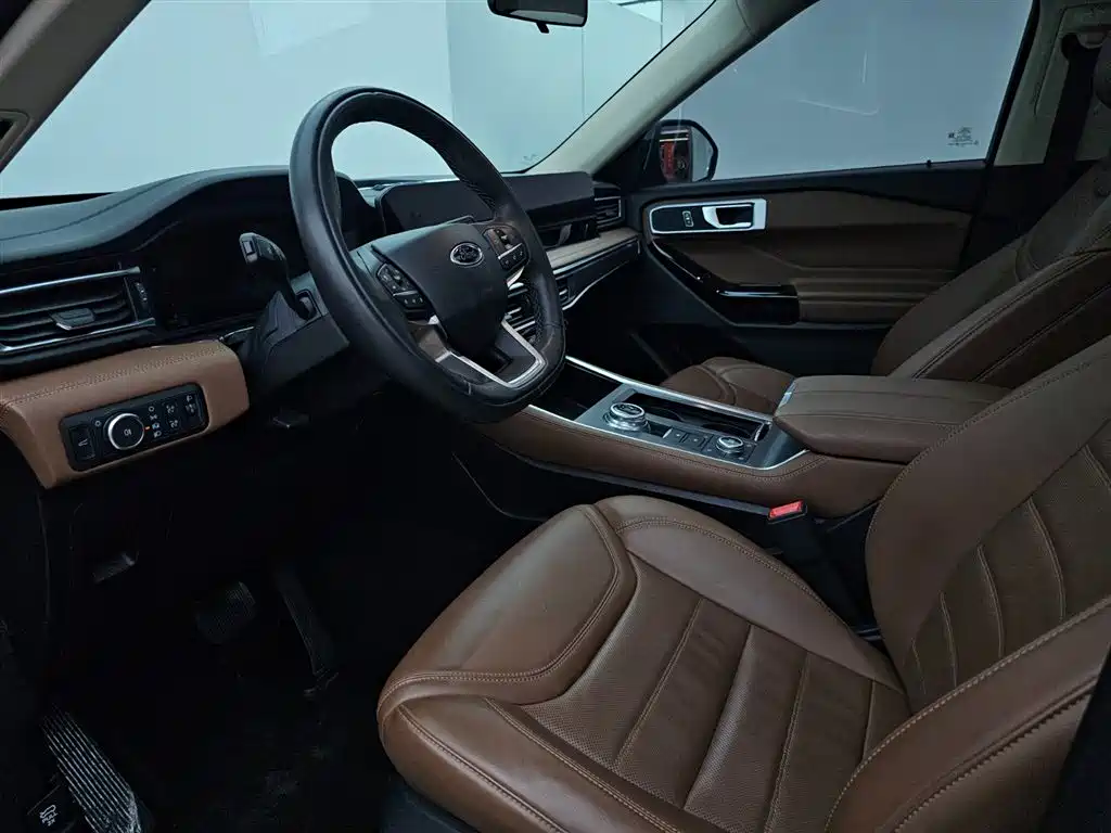 Explorer EcoBoost 285 4 WD Style plus 6-seat