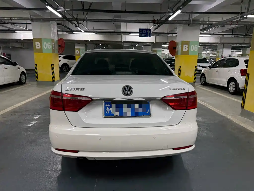 Lavida 1.6 L Auto Style