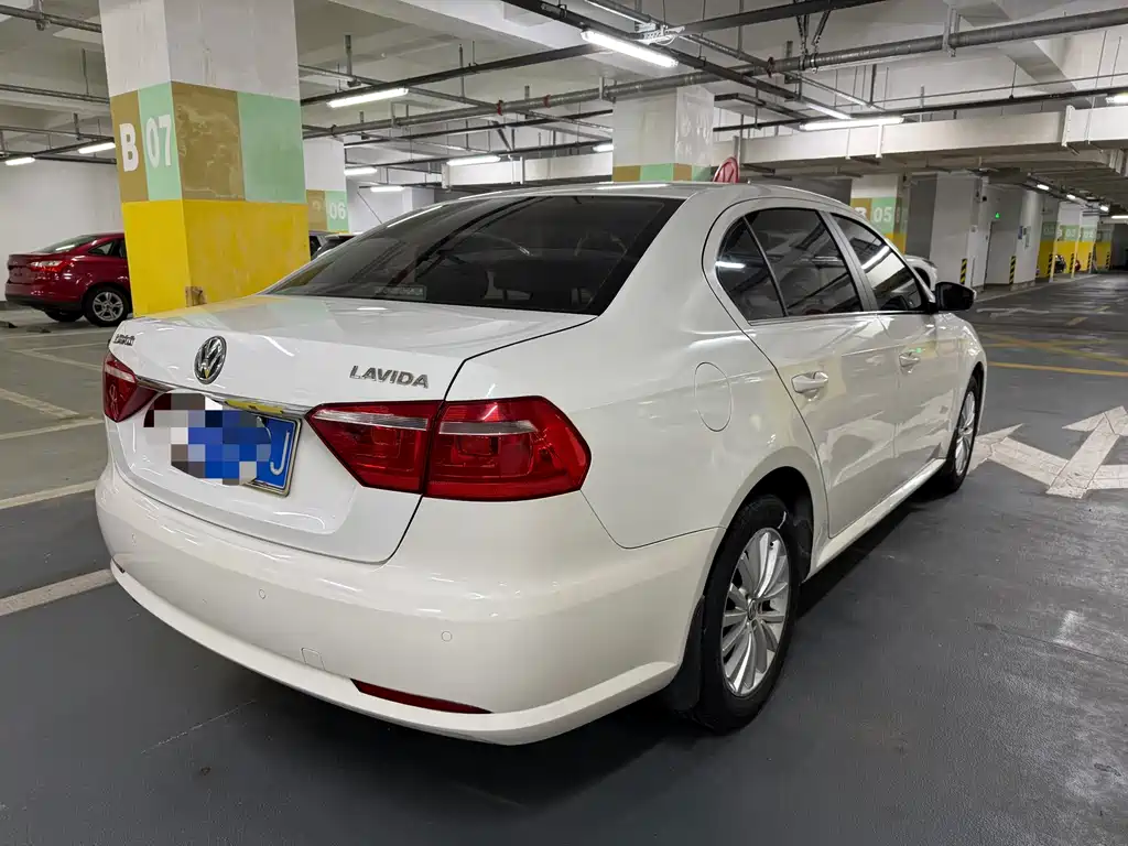 Lavida 1.6 L Auto Style