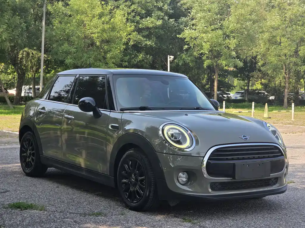 MINI 1.5 T COOPER Classic 5-door