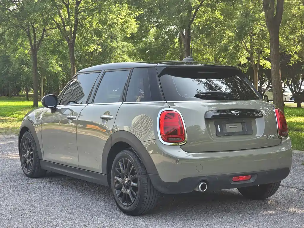 MINI 1.5 T COOPER Classic 5-door