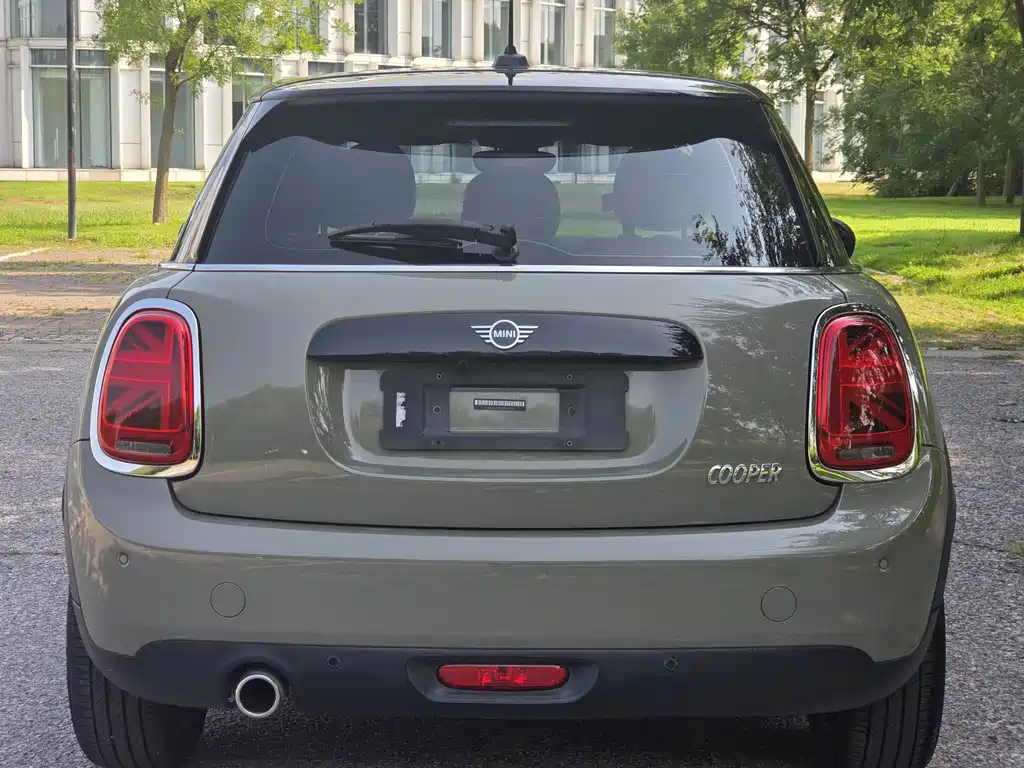 MINI 1.5 T COOPER Classic 5-door