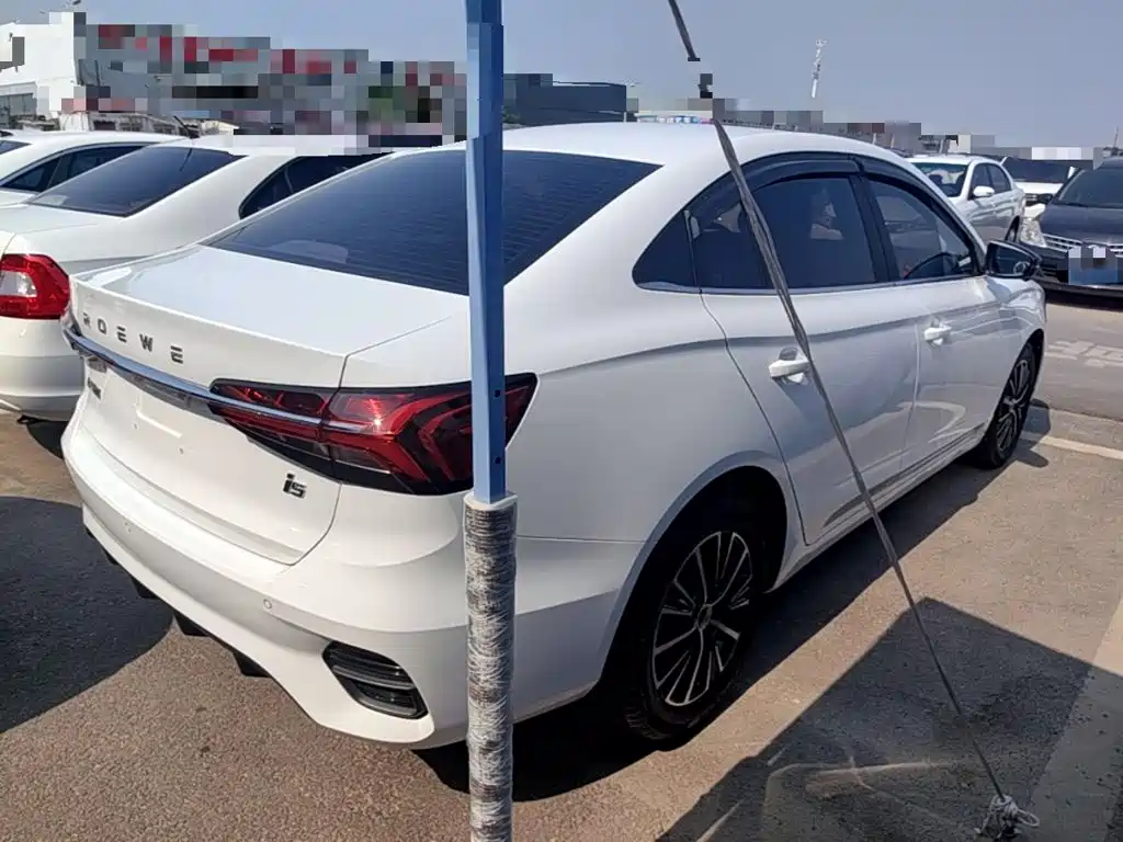 Roewe i5 1.5 L CVT Stellar
