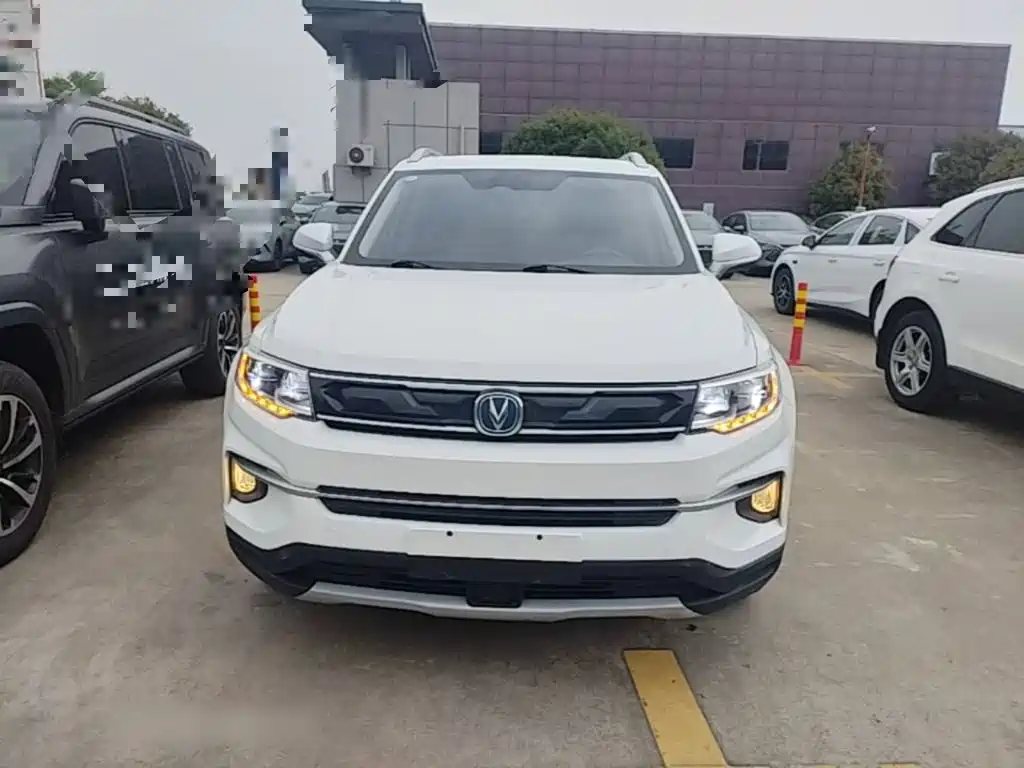 Changan CS35 PLUS 1.6 L Auto Cool Connect CN-V