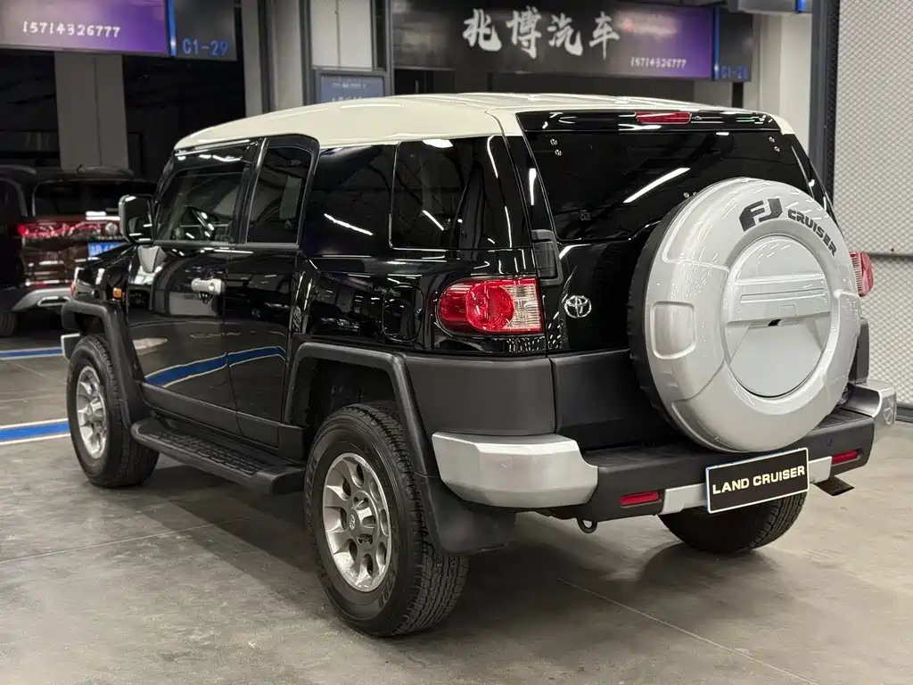 FJ Cruiser FJ 酷路泽 2011款 4.0 L