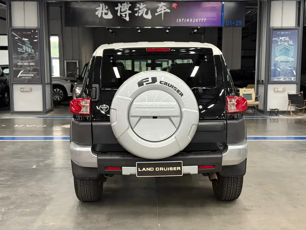 FJ Cruiser FJ 酷路泽 2011款 4.0 L