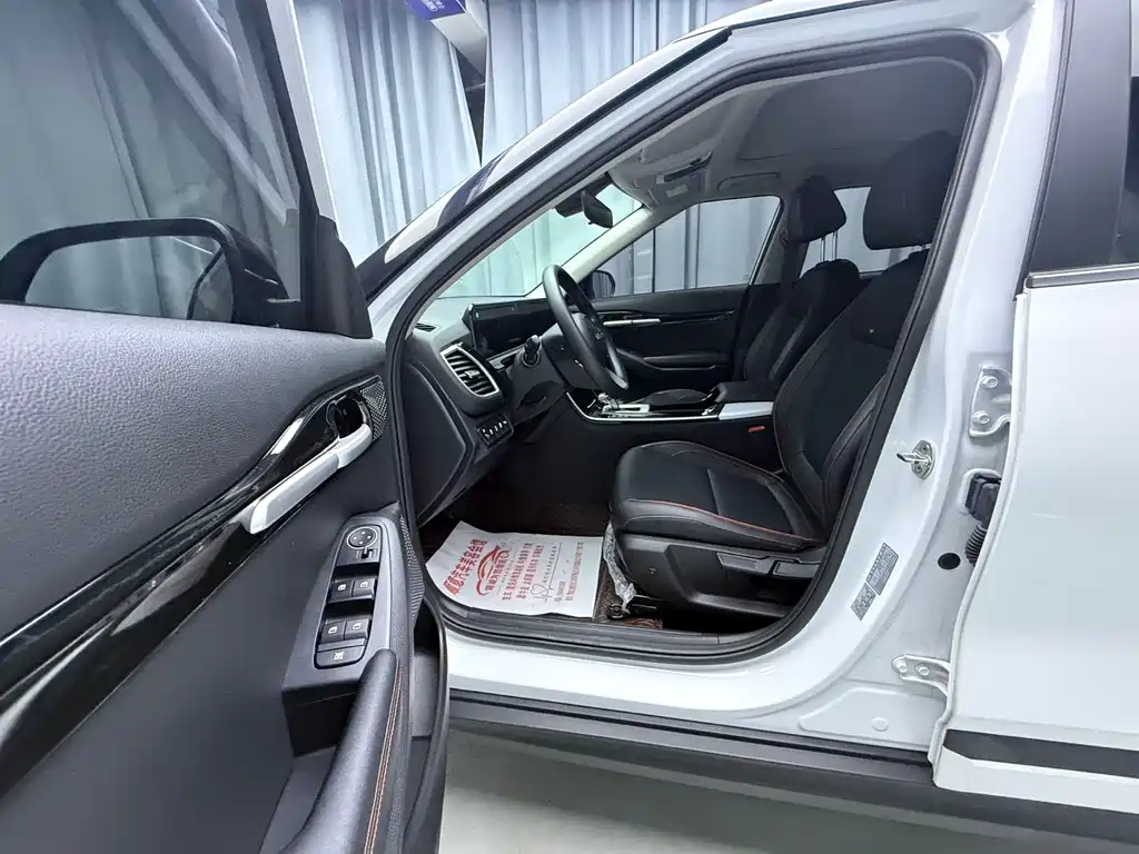 Seltos 1.5 L CVT Luxury