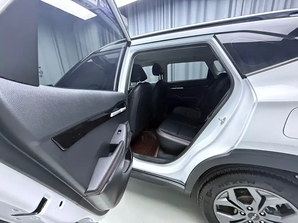 Seltos 1.5 L CVT Luxury