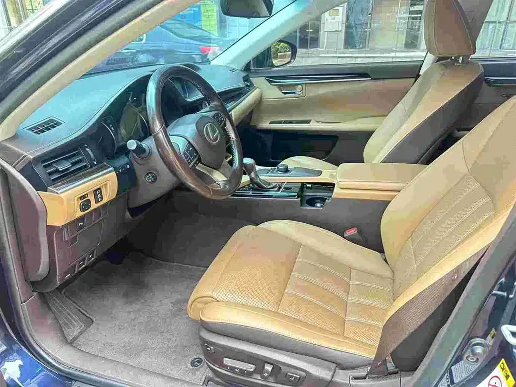Lexus ES 250 Elegant