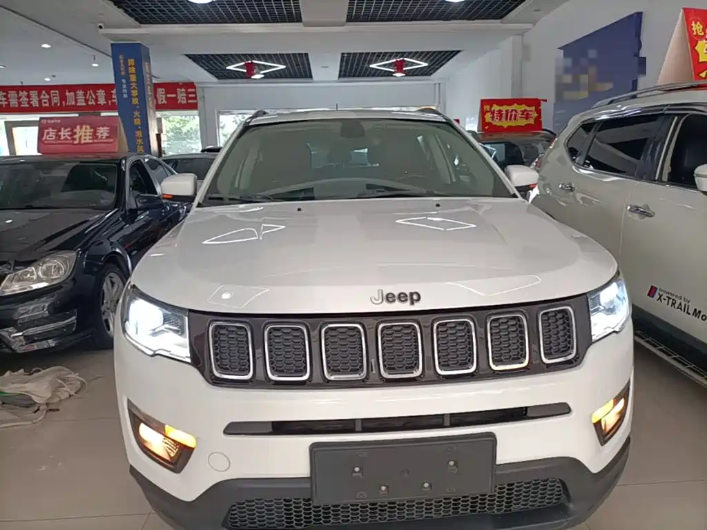 Compass 200 T Auto Home Enjoyment