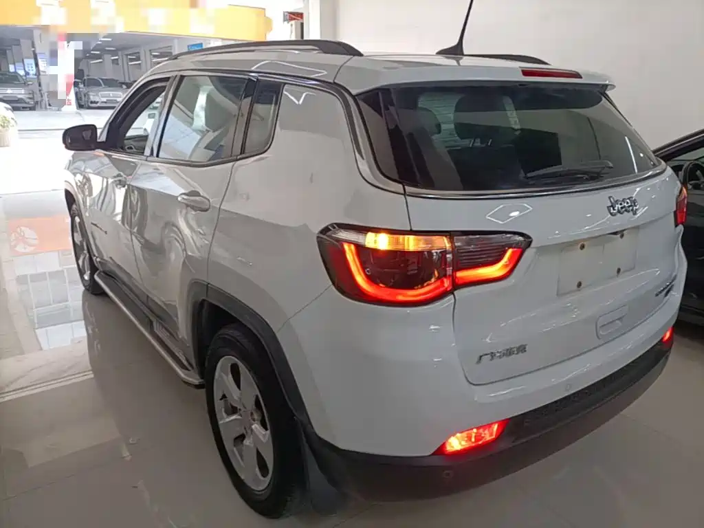 Compass 200 T Auto Home Enjoyment