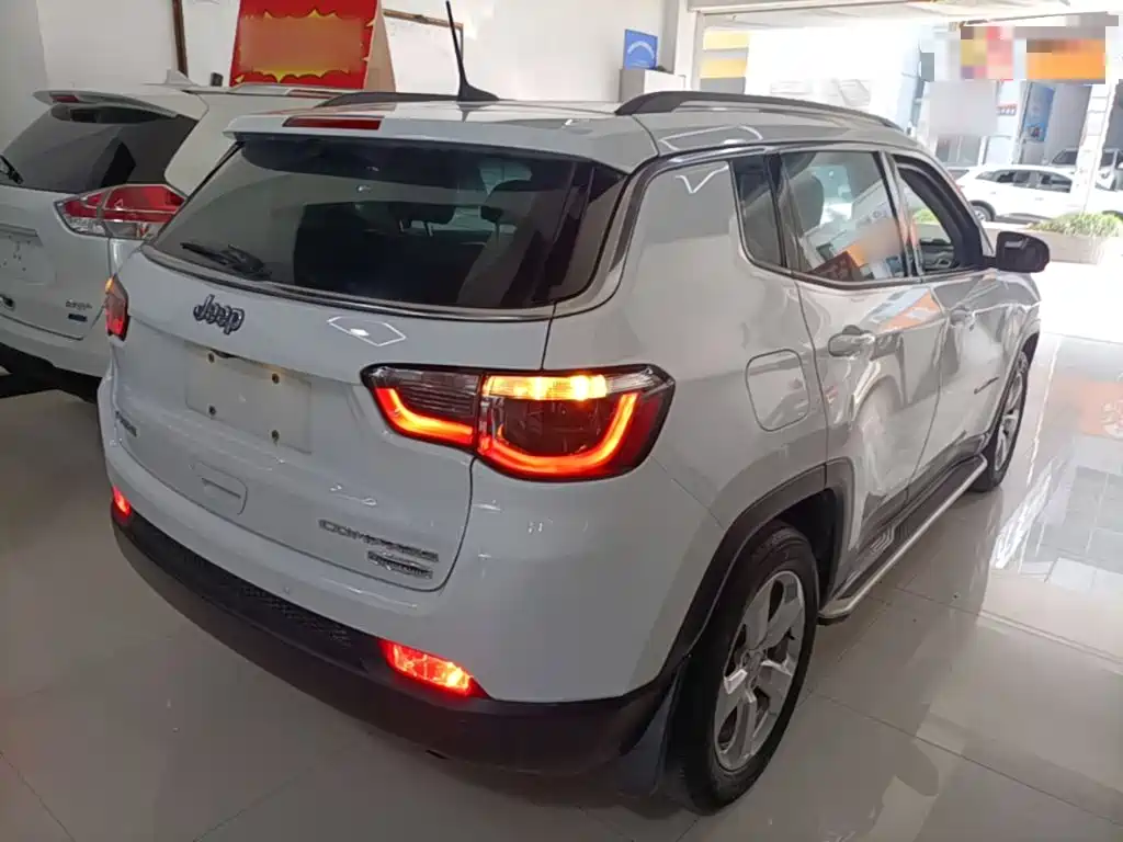 Compass 200 T Auto Home Enjoyment