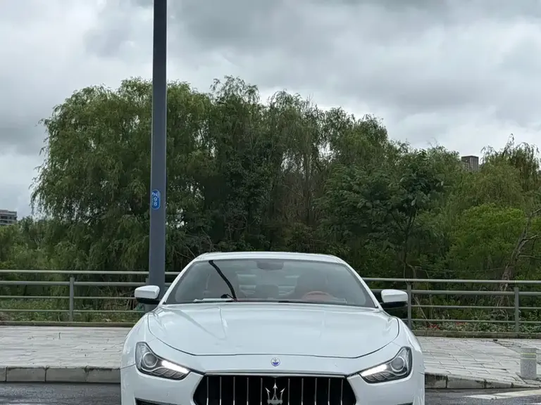 Maserati Ghibli 3.0 T Standard