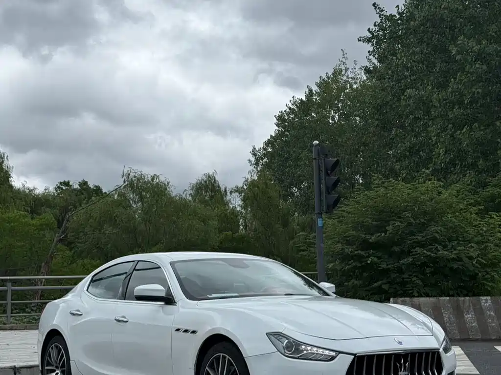 Ghibli 3.0 T Standard