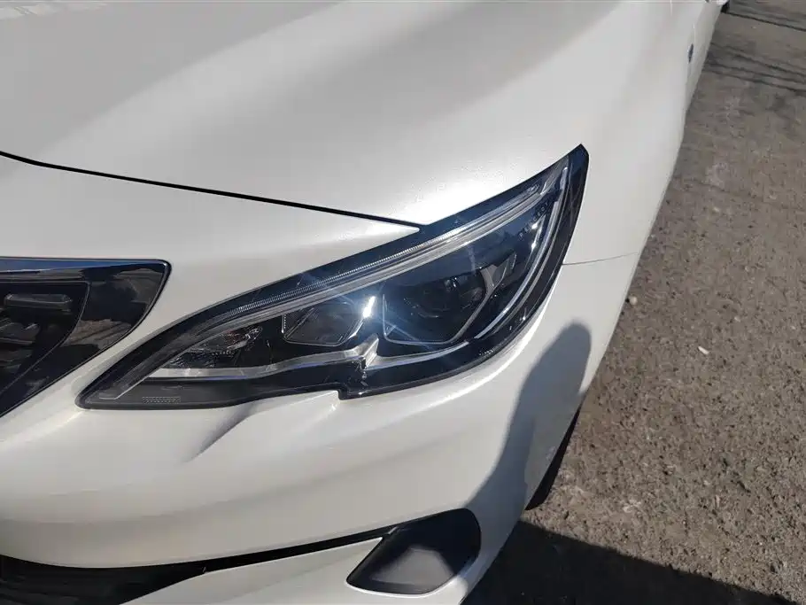 Peugeot 408 230 THP Auto Luxury CN-V