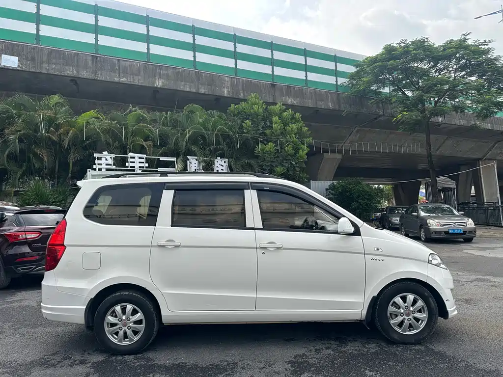 Wuling Hongguang 1.5 L S Basic CN-V