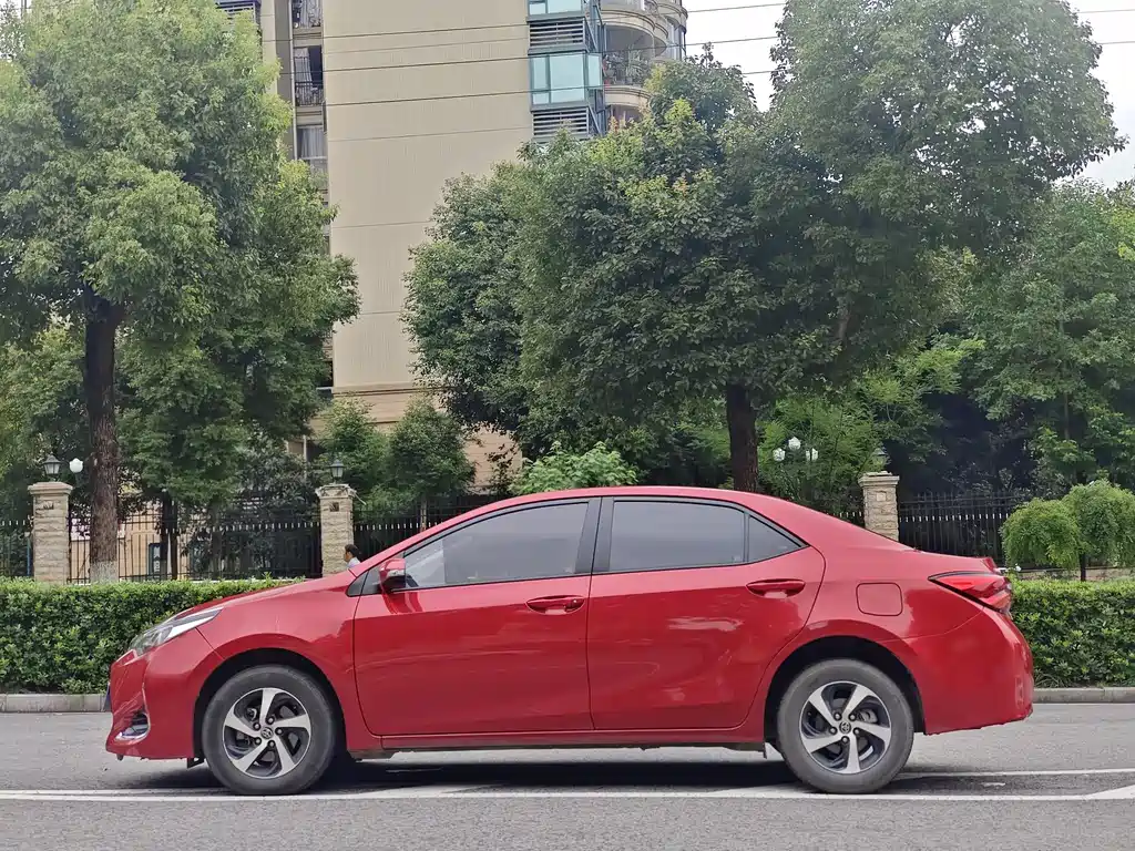 Levin Facelift 185 T CVT Elite CN-V